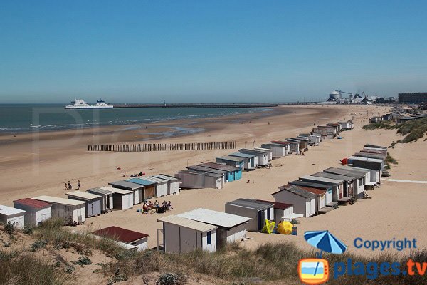 Barraques beach in Sangatte and view on the Calais harbor