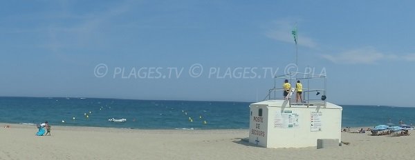 Photo de la plage d'Elne avec les deux zones