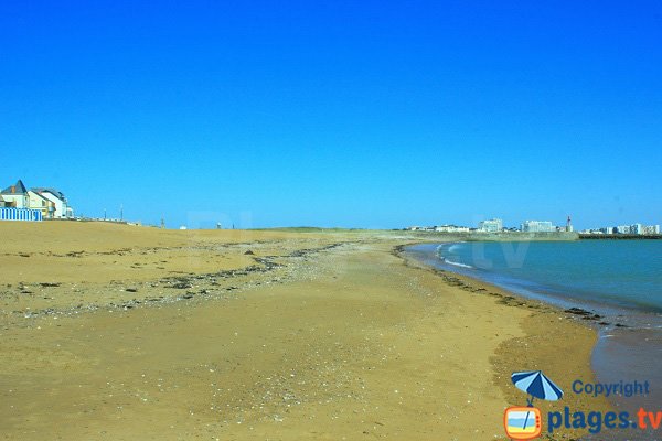 Plage de Boisvinet avec vue sur St Gilles Croix de Vie