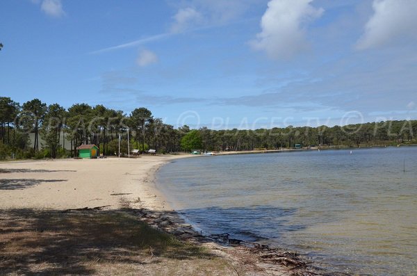 Spiaggia di sabbia sul Lago Carcans - Punta di Bombannes