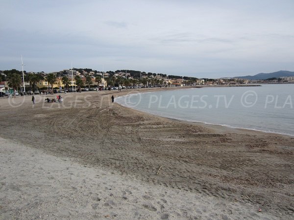 Plage publique à Six Fours les Plages