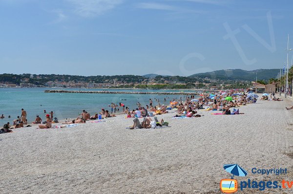 Partie sud de la plage de Brutal Beach avec vue sur Sanary