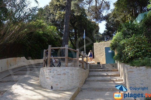 Accès à la plage des Bonnettes - Le Pradet