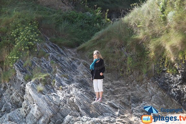 Access to Belle Ile creek of Bordardoué