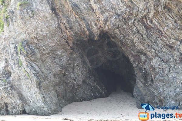 Cave in the Bordardoué beach of Belle Ile