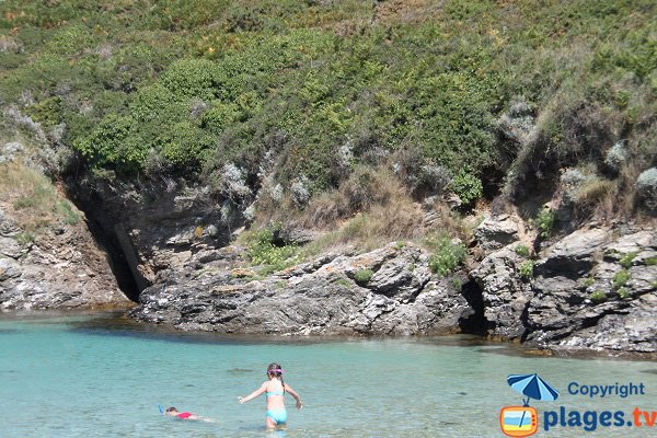 Flat cove in Sauzon - Bordery