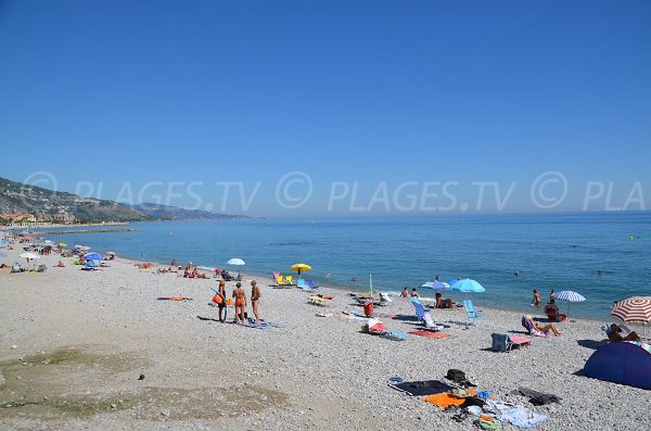 Strand im Viertel Borrigo in Menton