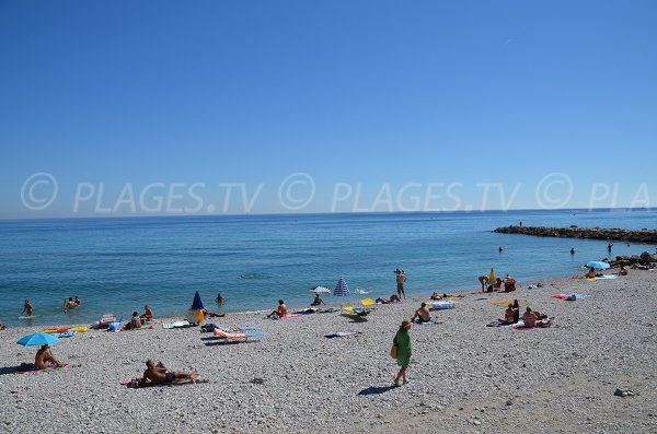 Plage à l'extérieur de Menton après le Casino