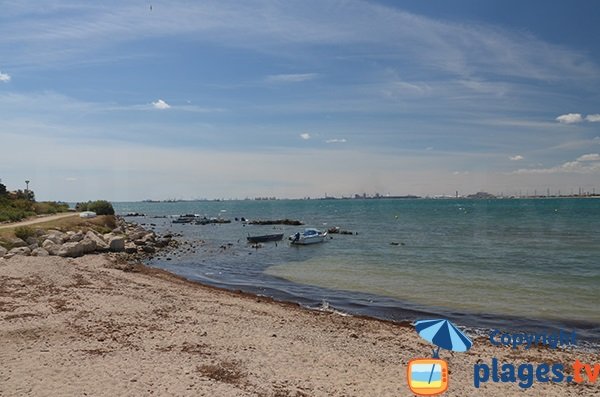 Fos sur Mer depuis la plage de Bottaï de Port de Bouc