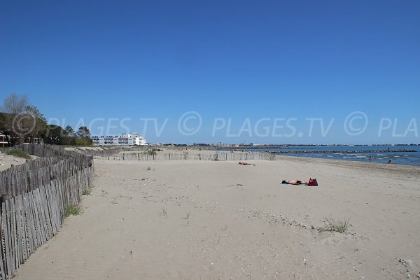 Boucanet beach in Grau du Roi - reeducation center area