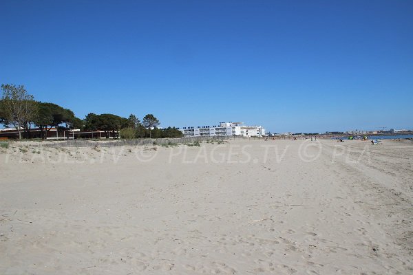 Boucanet beach after the reeducation center of Grau du Roi