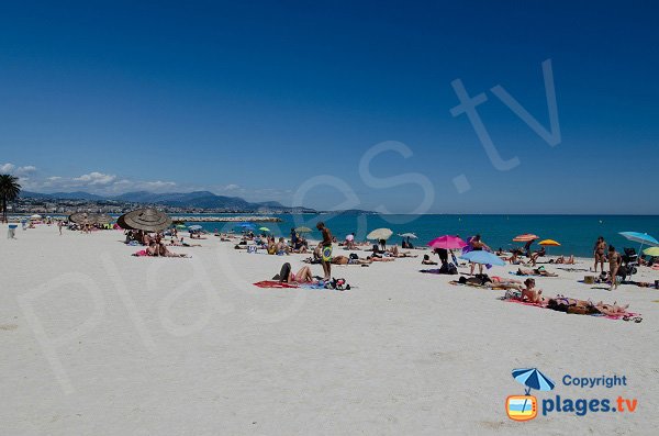 Sable sur la plage de Villeneuve-Loubet