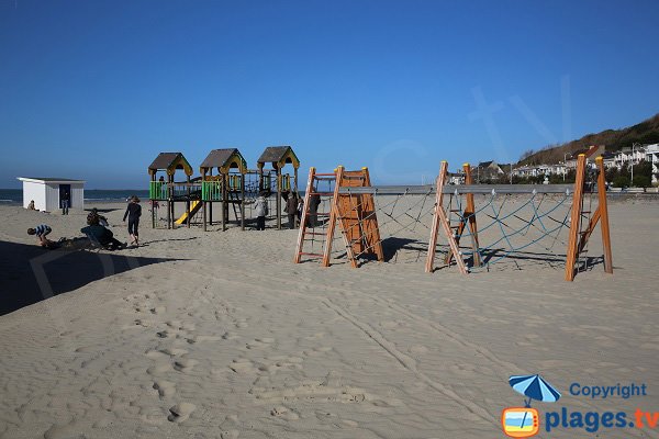 Aire de jeux pour les enfants sur la plage de Boulogne sur Mer