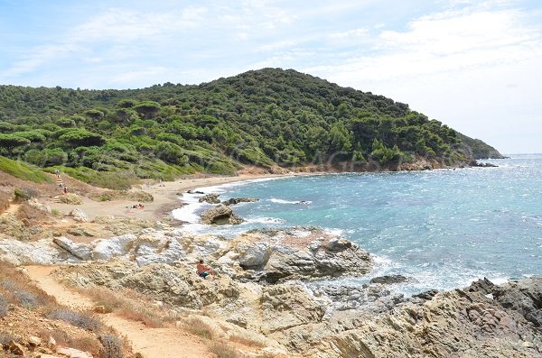 Plage sauvage au Cap Lardier proche de La Croix Valmer