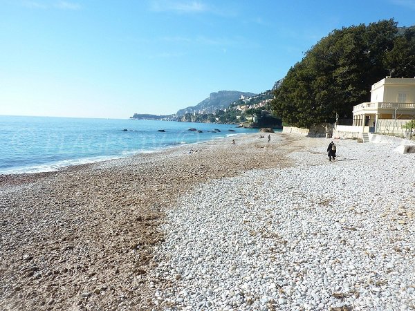 Kieselsteine am Strand von Roquebrune Cap Martin