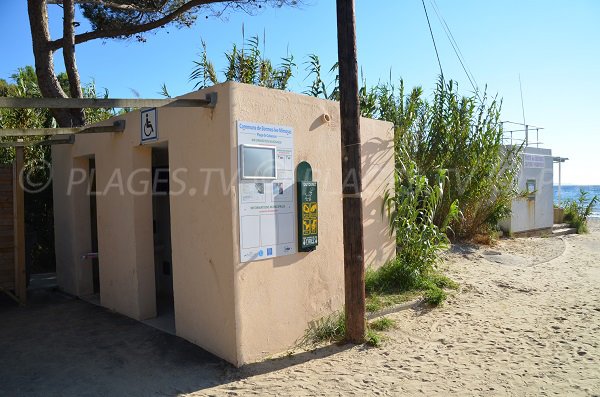 Toilettes et poste de secours