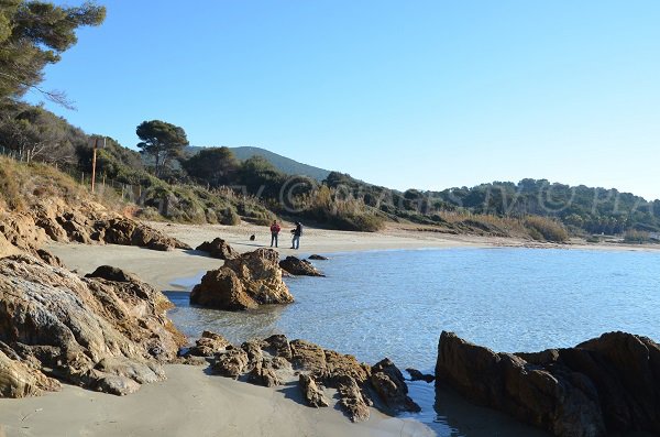 Plage de Cabasson vue depuis le sentier du littoral