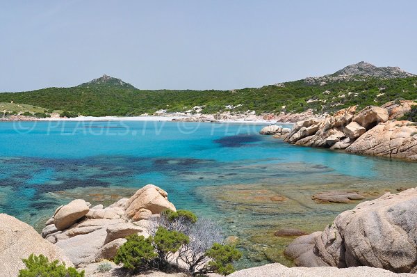 Vue globale de la plage d'Argent à Sartène