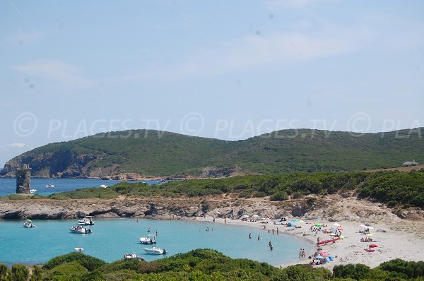 Spiaggia di Cala Genovese di Macinaggio e torre Santa Maria