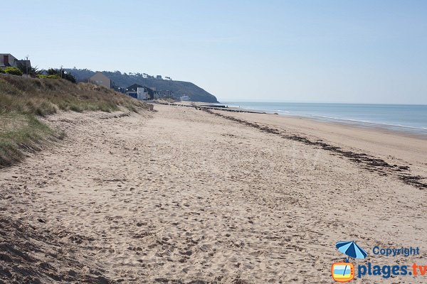 Plage de Jullouville avec vue sur Carolles