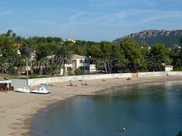 Plage du Camp Long à Agay