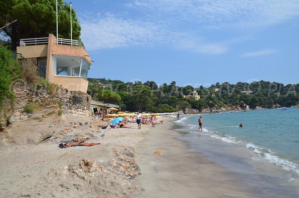 Aid station on the Canadel beach - Le Rayol-Canadel