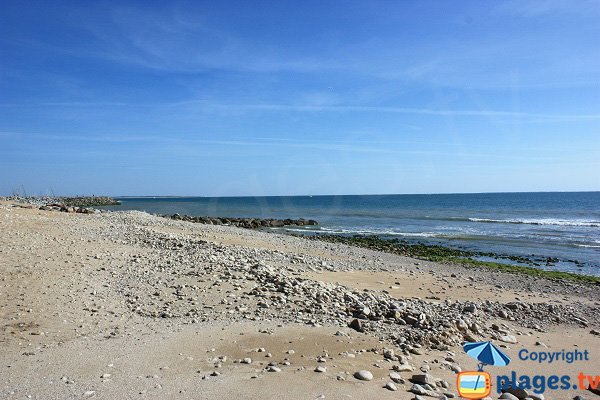 Plage de sable et de galets à Jard sur Mer - Pé du Canon