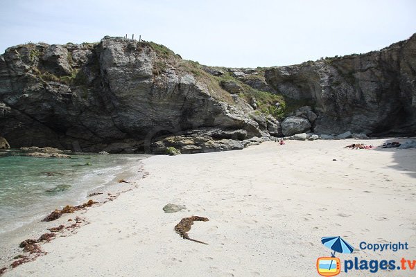 Crique de sable à Belle Ile - Les Canons