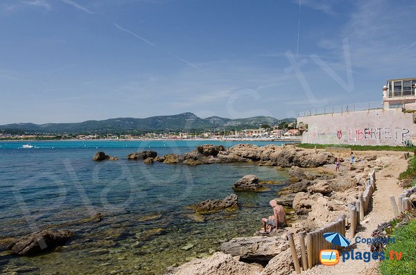 Début du Cap Nègre avec vue sur Six Fours