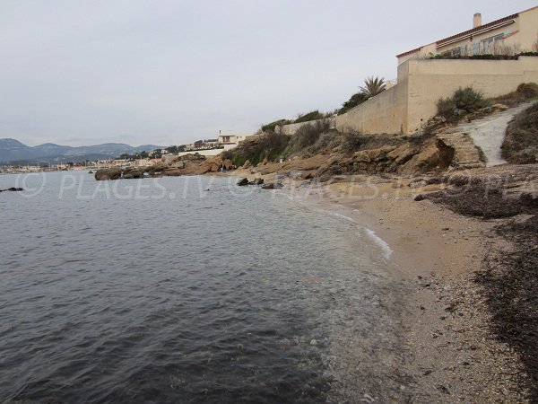 Plage publique sur le Cap Nègre à Six Fours