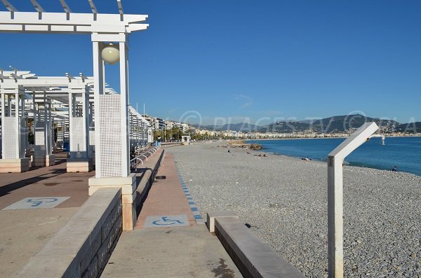 Handiplage in Nizza: Strand Carras