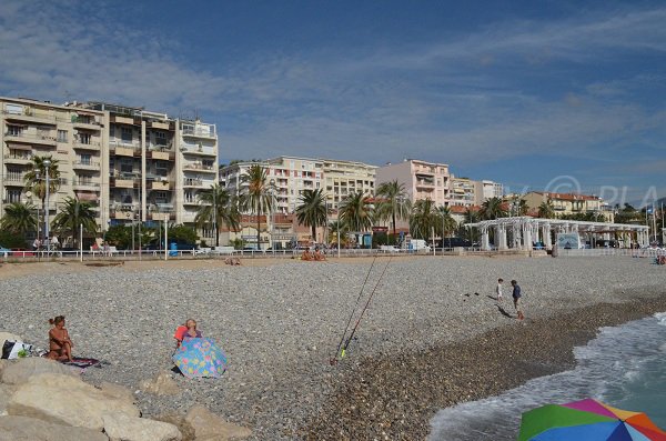 Der Strand Carras ist auch ein Treffpunkt für Fischer