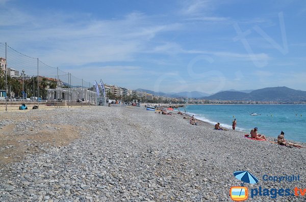 Strand Carras in der Nähe des Hafens und des Beachvolleyballfeldes