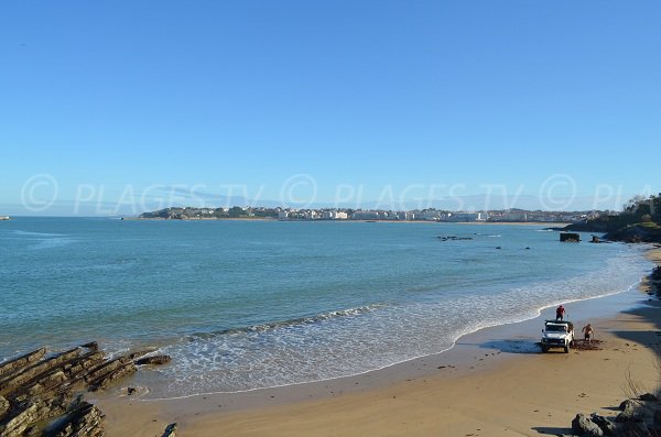 Vista sulla baia di St Jean de Luz e spiaggia di Ciboure