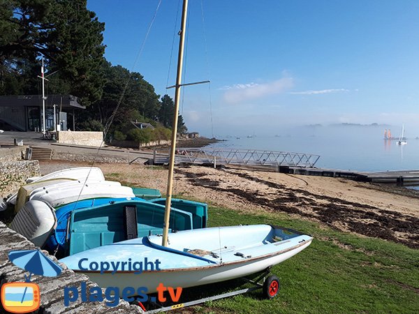 Pelouse autour de la plage de la Carrière - Arradon