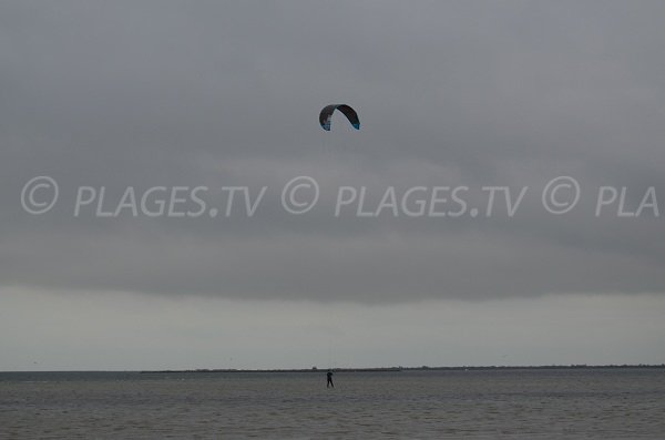 Kitesurf in Port Saint Louis - beach of Carteau