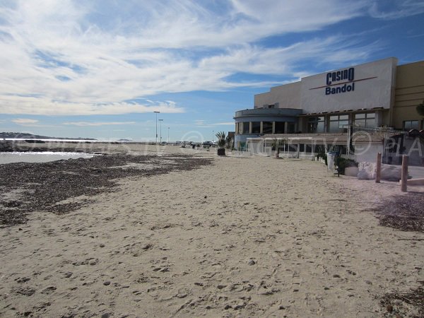 Casino di Bandol e spiaggia di sabbia