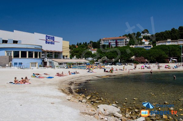 Public and private beaches in Bandol near the casino