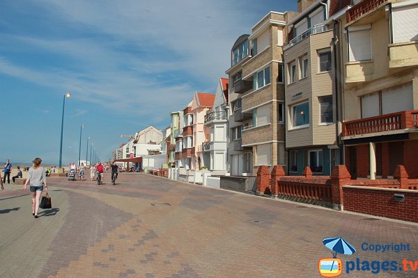 passeggiata pedonale di Bray-Dunes per il quartiere di Casino