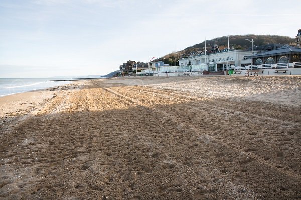 Photo of central beach in Houlgate