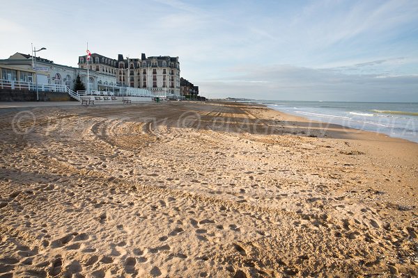 Photo de la plage du Casino d'Houlgate