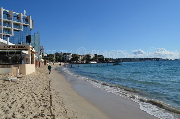 Sand beach near to the Juan les Pins Casino