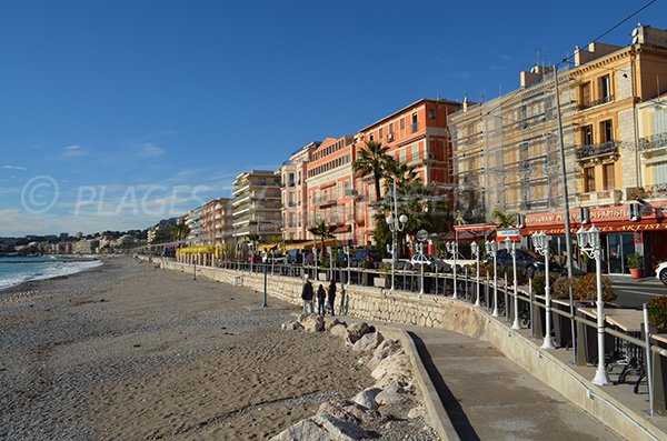 Accès pour les handicapés sur la plage du Casino à Menton