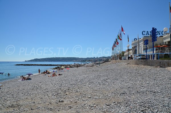 Strand des Casinos in Menton mit Blick auf Cap Martin