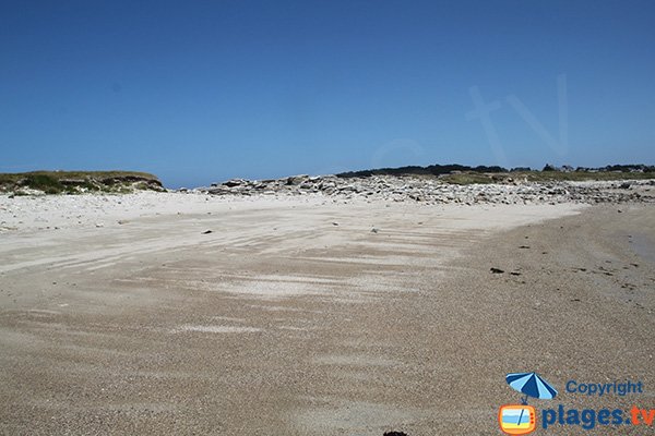 Plage à proximité du camping municipal de Pleumeur Bodou sur l'ile grande