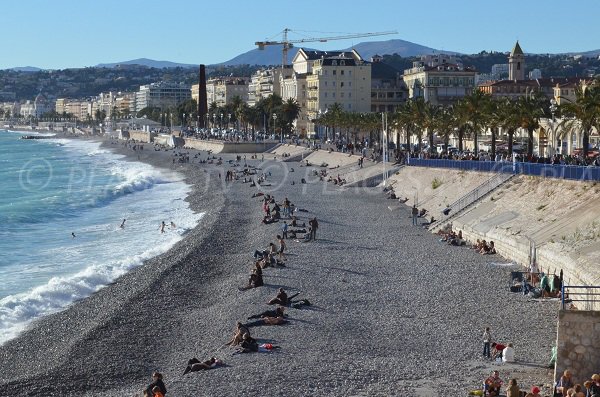 Castel Strand mit Blick auf das Vieux Nice