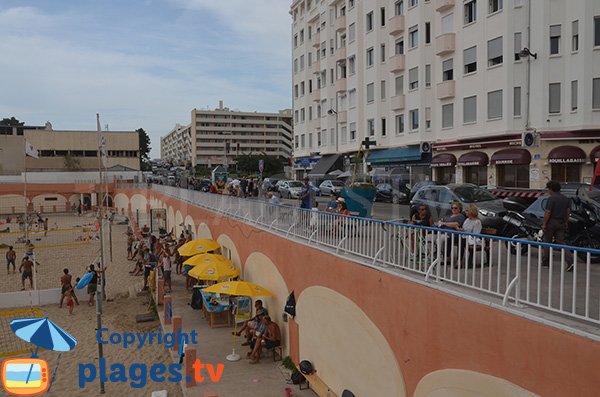 Plage de Marseille avec des cabines