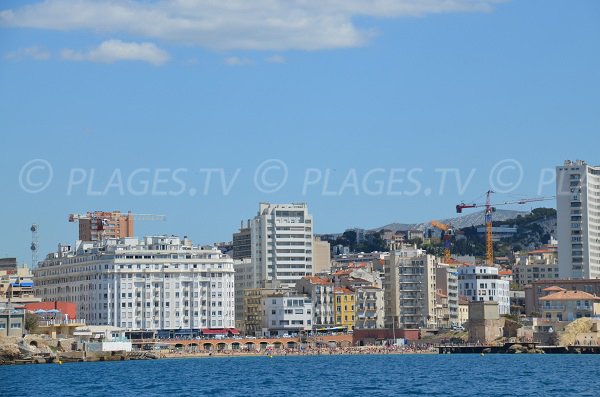 Plage des Catalans vue de la mer