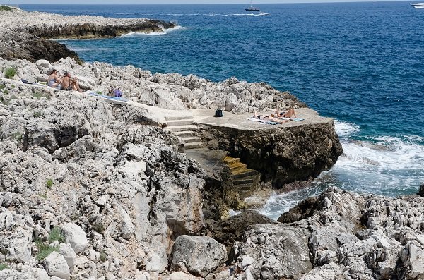 Sea access near Cap Ferrat point