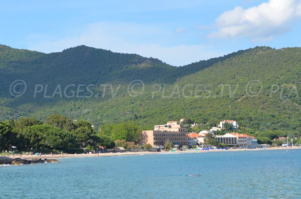 Plage de Cavalière au Lavandou dans le Var